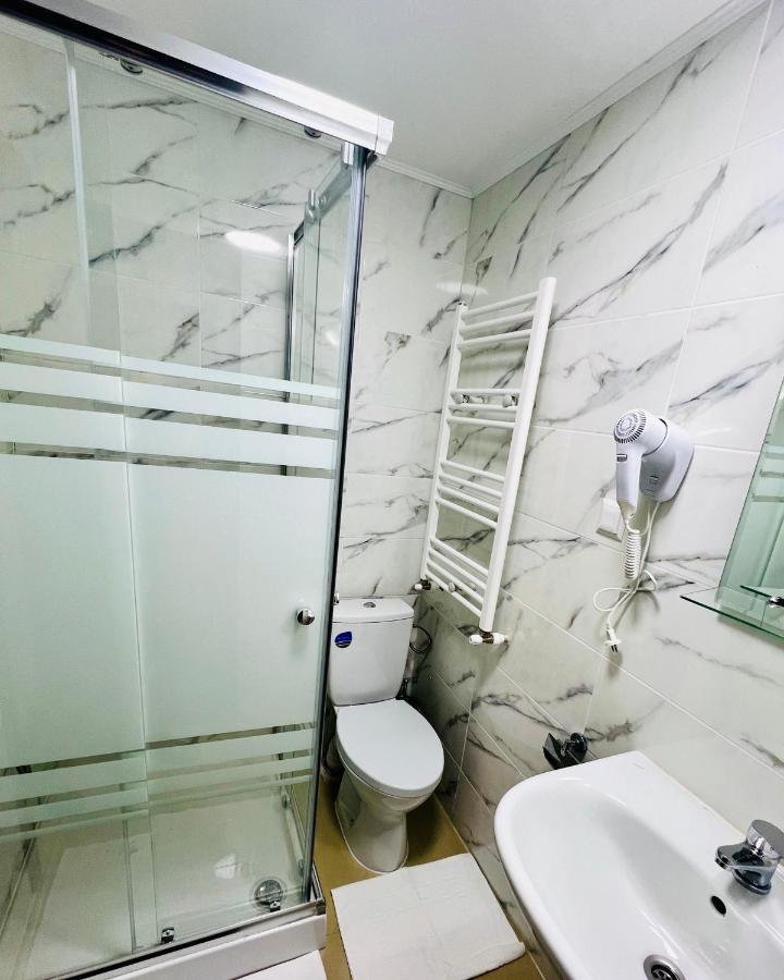 Hotel Marina 2 بوخارست المظهر الخارجي الصورة