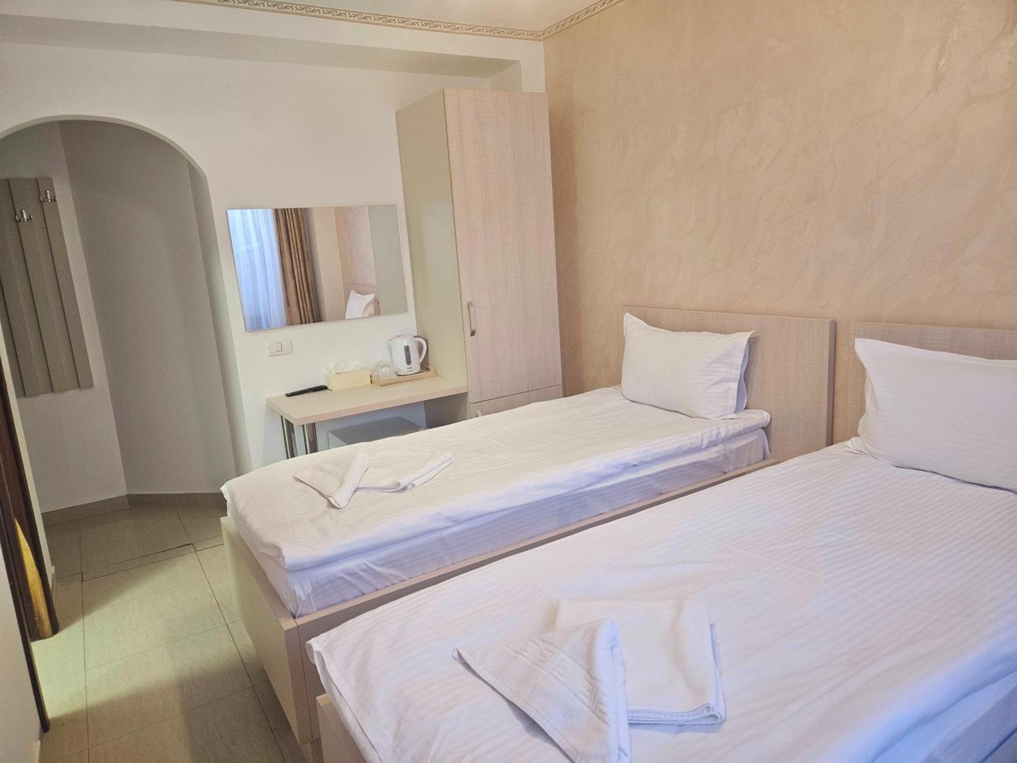 Hotel Marina 2 بوخارست المظهر الخارجي الصورة
